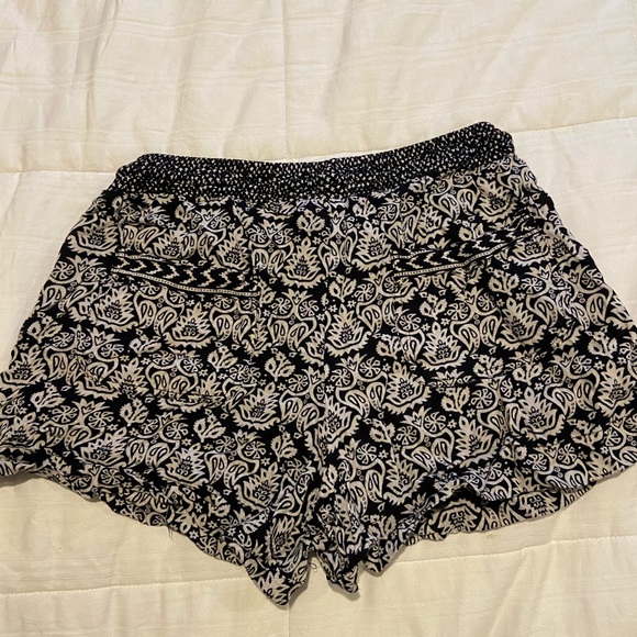 Patterned shorts - Picture 2 of 3